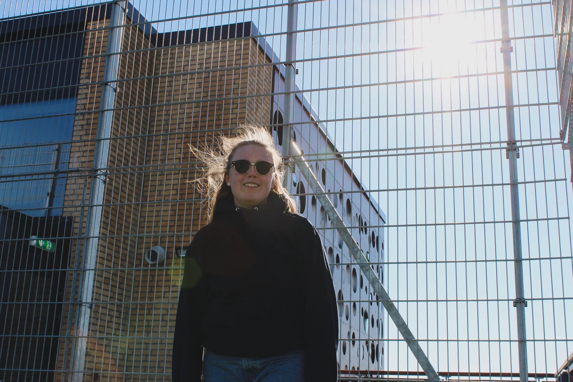 Billede af en kvinde udenfor